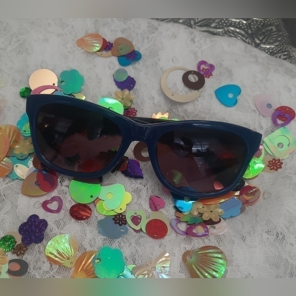 womens USPA Sunnies With Darker Blue Frames & Black Arms, no scratches! - Picture 3 of 9